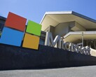La segnaletica Microsoft si trova di fronte all'edificio del campus aziendale