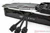 KFA2 GeForce RTX 4080 Super SG con adattatore da PCIe 16-pin a 3x PCIe 8-pin