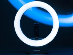 La luce anulare SANDMARC - Wireless Edition ha una luminosità fino a 350 lux. (Fonte: SANDMARC)