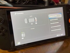 Il Joy-Con 2 sinistro risulta staccato anche quando è collegato alla console portatile Switch 2. (Fonte immagine: IcyBoi23 su Reddit)