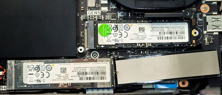 Titan 18 HX AI dispone di 1 slot PCIe Gen5 e 3 slot PCIe Gen4 NVMe