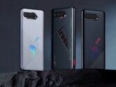 Alcuni telefoni ROG aggiornati. (Fonte: Asus)