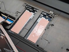 Due slot SSD aggiuntivi sotto la tastiera