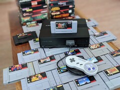 La console Polymega può riprodurre giochi originali PS1, NES, Super Nintendo e persino Sega Saturn (Immagine: Polygon)