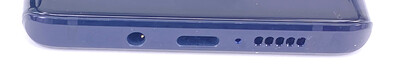 Lato inferiore: jack cuffie 3.5-mm, porta USB-C, altoparlanti