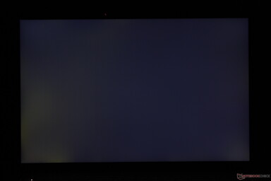 Leggera-moderata perdita di luce posteriore irregolare lungo gli angoli inferiori