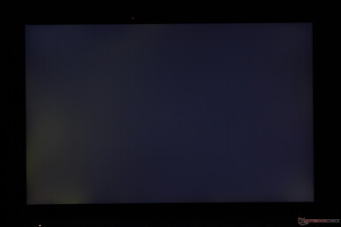 Leggera-moderata perdita di luce posteriore irregolare lungo gli angoli inferiori