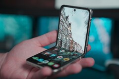 Sono emerse online nuove informazioni sul Samsung Galaxy Z Flip4 (immagine via Unsplash)