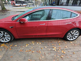 Tesla guadagna circa 10.000 dollari per vettura