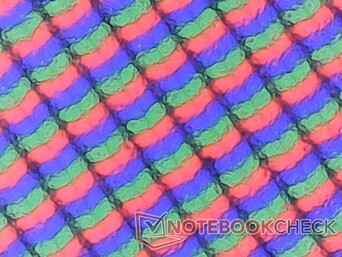 Il pannello opaco è leggermente più granuloso rispetto all'alternativa lucida