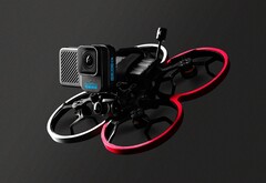 La GoPro Hero 10 Black Bones è abbastanza leggera da essere trasportata da un drone FPV. (Fonte: GoPro)