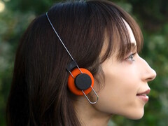 Le cuffie on-ear Final Porta sono progettate per essere leggere grazie a una struttura Air Wire.