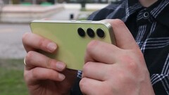 Il Galaxy A55 vanta un sistema a tre fotocamere sul retro. (Fonte: Bilibili)