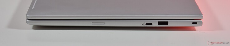 diritto: USB-C 3.2 Gen 2, USB A 3.2 Gen 1, slot di blocco Kensington