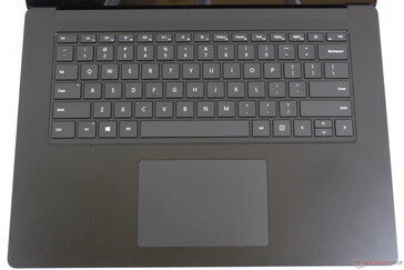 Disposizione della tastiera barebone con piccoli tasti direzionali, senza tasti NumPad e senza tasti ausiliari