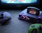 Un'immagine di ModRetro M64 con i suoi controller
