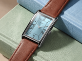 L’orologio Timex 1976 Lexington Reissue Inspired, modello TW2Y78900, con quadrante color blu ghiaccio