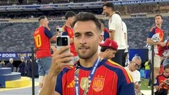 Uno dei campioni del mondo sta utilizzando l’Honors Robot Phone dopo la sua vittoria ai Mondiali del 2026.