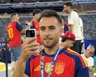 Uno dei campioni del mondo sta utilizzando l’Honors Robot Phone dopo la sua vittoria ai Mondiali del 2026.