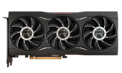 La Radeon RX 6750 XT offre miglioramenti del clock di gioco e della velocità della memoria rispetto alla RX 6700 XT. (Fonte: AMD)