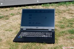 Acer Nitro 5 AN517-55-738R alla luce del sole