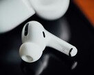 Gli AirPods Pro di nuova generazione Apple avranno due fotocamere.