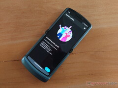 Il Razr 5G ha un supporto software peggiore rispetto ad alcuni smartphones LG. (Fonte: NotebookCheck)