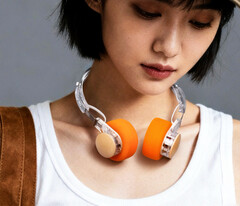 La combinazione di legno e schiuma colorata conferisce al FiiO EH11 un affascinante look retrò. (Fonte: FiiO)