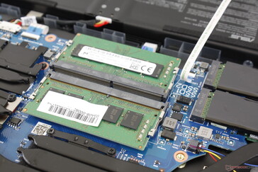 Slot SODIMM 2x accessibili. Non possiamo notare alcun rumore elettronico dalla nostra unità di test