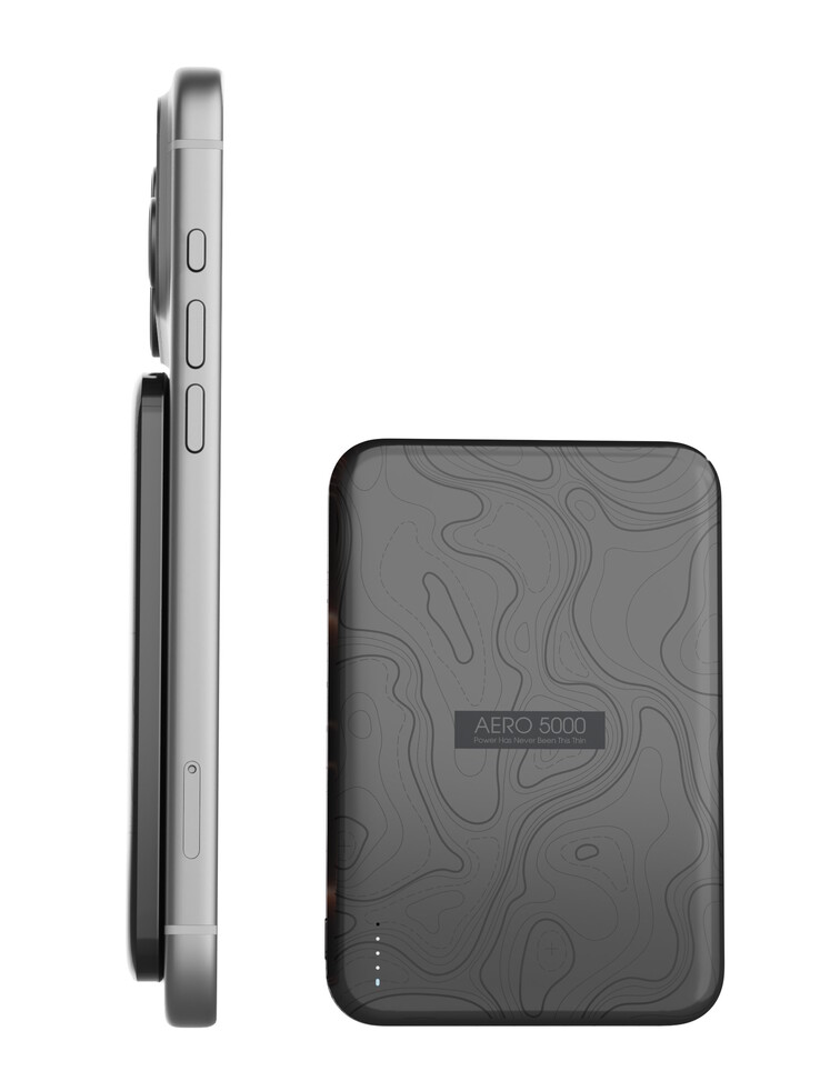 Il power bank Tessan Aero 5000 ricarica magneticamente gli smartphone compatibili con MagSafe.
