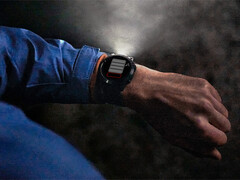 Garmin non offre attualmente il software di sistema 23.18 alle varianti Pro, come il Fenix 7 Pro nella foto. (Fonte: Garmin)