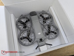 Il DJI Neo 2 nella sua confezione. (Fonte: Notebookcheck)