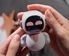 Gli utenti possono chattare con Eiliko tramite Wi-Fi, dargli comandi vocali o semplicemente guardarlo mentre fa le sue cose (fonte immagine - energizelab.com)
