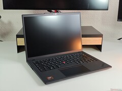 Il Lenovo ThinkPad T14 Gen 6 AMD.
