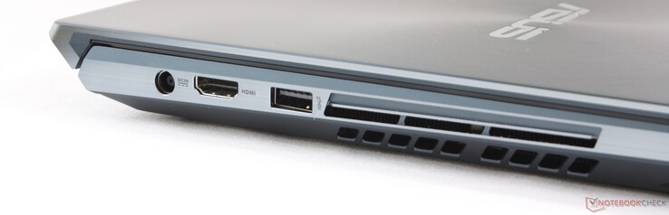 A sinistra: adattatore AC, HDMI 2.0, USB 3.1 Tipo A Gen. 2, USB 3.1 Tipo A Gen. 2