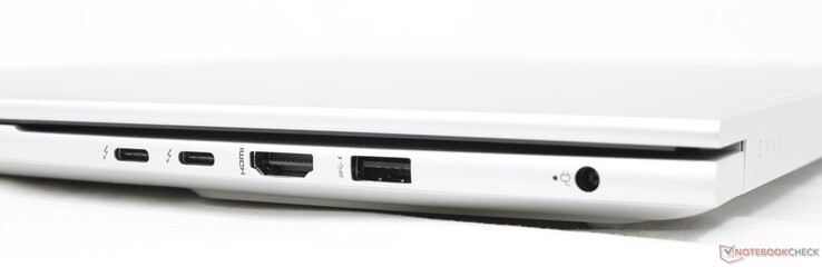 A destra: 2x USB-C con Thunderbolt 4 + DisplayPort 1.4, HDMI 2.1, USB-A 10 Gbps, adattatore AC