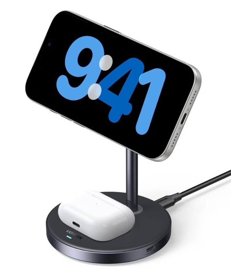 Un'immagine del nuovo caricatore wireless 2-in-1 Ugreen Zapix Qi2 15W.