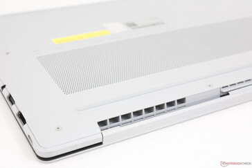 Bocchette di scarico lungo la parte posteriore del telaio