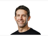 Una fotografia di John Ternus, vicepresidente senior dell'ingegneria hardware di Apple. (Fonte immagine: Apple)