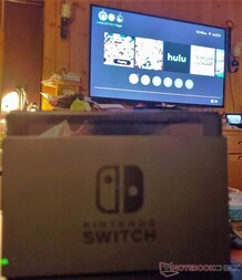 Il Nintendo Switch dock funziona perfettamente con il trasmettitore HYPER MIRROR.