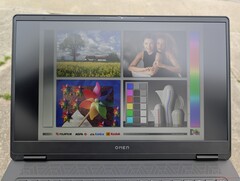 I colori sono sbiaditi quando si è all'aperto con un cielo molto nuvoloso