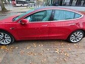 Le batterie sostitutive di Tesla Model 3 sono ora disponibili come pacchetti LFP