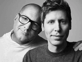 Una foto di Jony Ive con Sam Altman che annuncia la fusione di OpenAI e Io (fonte: OpenAI)