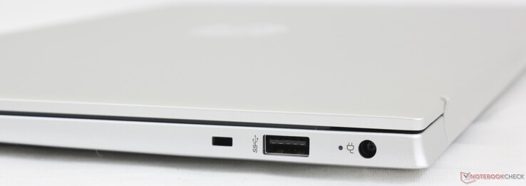 A destra: Porta di blocco, USB-A (5 Gbps), adattatore AC