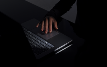 Il trackpad è più grande del 30% rispetto al Surface Laptop 7th Edition di ultima generazione.