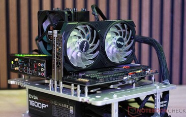 Il KFA2 GeForce RTX 4060 Ti EX 16 GB durante le misurazioni delle emissioni acustiche