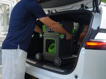 Il robot da tennis Acemate S10 Pro può essere smontato per poter essere riposto in bagagliai di dimensioni più ridotte.