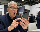 Il deepfake virale mostra Tim Cook come fan del Samsung Galaxy S25 Ultra. (Fonte immagine: X, Noah Cat, @Cartidise, screenshot).