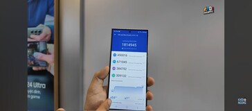 Punteggio AnTuTu di Samsung Galaxy S24 Ultra (immagine tramite Khôi Ngọng su YouTube)