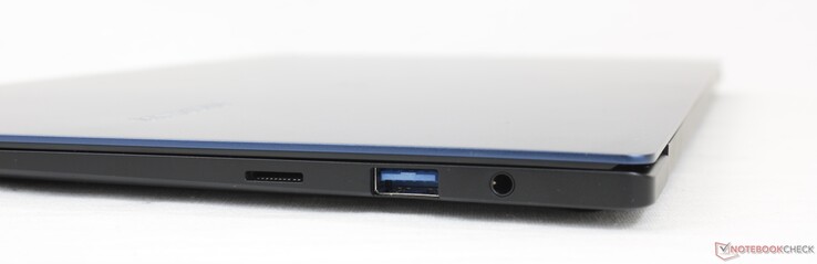 A destra: Lettore MicroSD, USB-A 3.2, cuffie da 3,5 mm